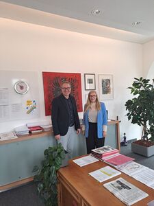 Projektleiterin Maria Söylemez beim Besuch des Neumarkter Oberbürgermeisters Markus Ochsenkühn, um über die Generalsanierung Nürnberg–Regensburg zu informieren.